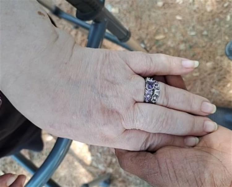 ¡Hay amor! Abuelita de 74 años le propone matrimonio a su novio de 27