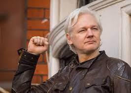 CIA es denunciada por espiar visitas de Julian Assange