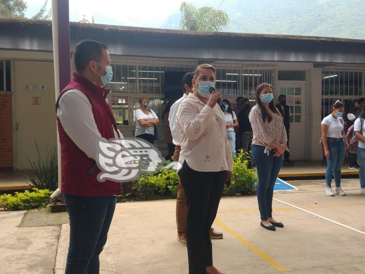 Vuelven más de 2 mil alumnos al Cobaev en el centro de Veracruz