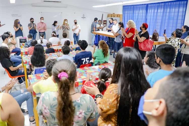Clausura alcalde de Boca del Río las clases gratuitas de inglés, francés y braille