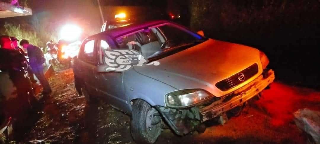 Se accidentan cerca de una barranca en la Orizaba-Córdoba