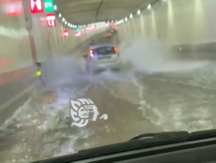 (+Vídeo) Enorme filtración en Túnel Sumergido causa pánico en automovilistas