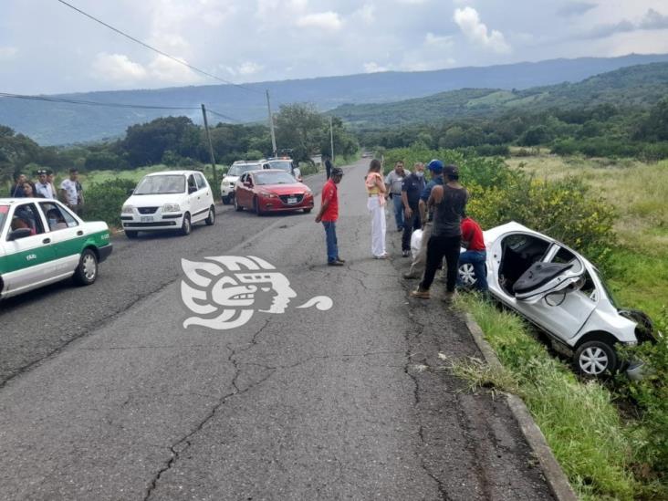 Accidente sobre la carretera Xalapa-Alto Lucero deja dos heridos