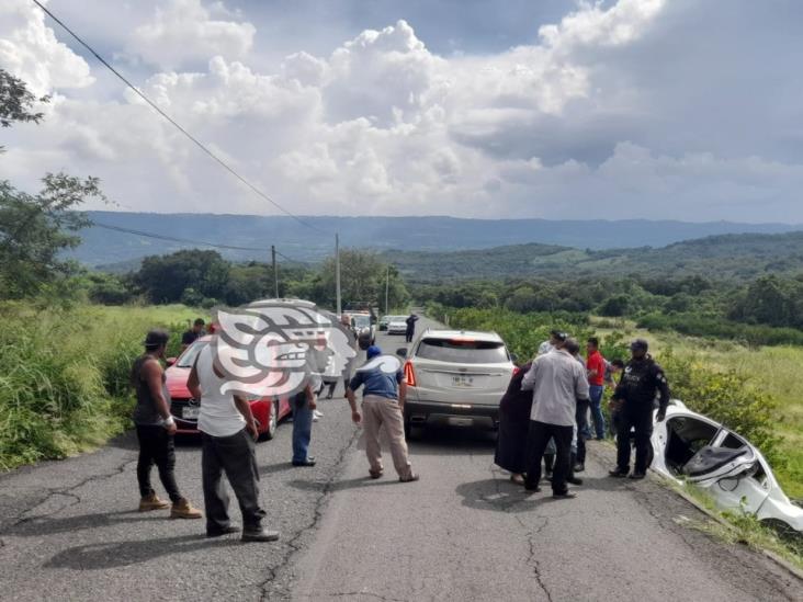 Accidente sobre la carretera Xalapa-Alto Lucero deja dos heridos