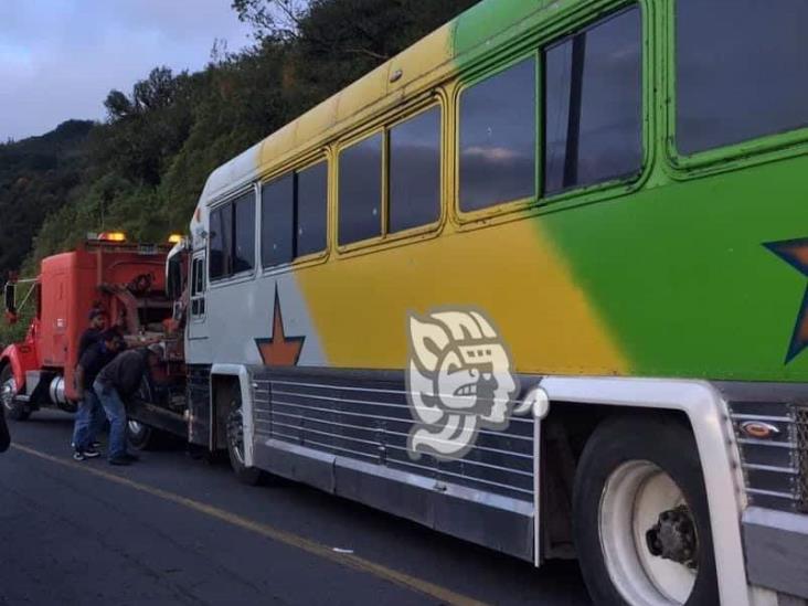 Darán de alta a adolescentes tras ataque a autobús en intento de asalto en Acultzingo
