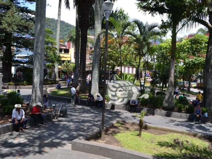 Estallan contra Diez Francos por prohibir protestas y mitines en parque de Orizaba