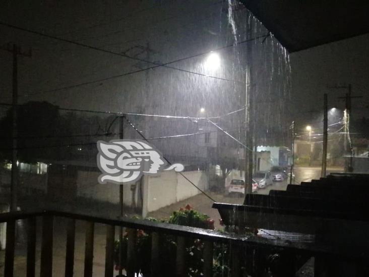 Lluvia en Xalapa afectó tubería de agua en Arco Sur; colonias afectadas, checa