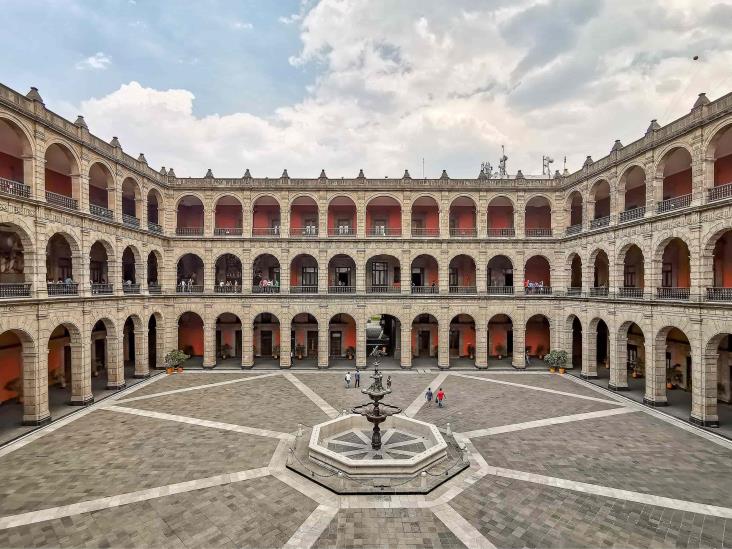 Reabriría AMLO palacio nacional al público en septiembre