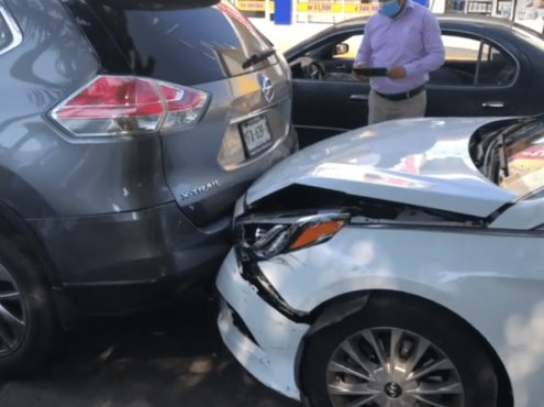 (Video) Camión de pasaje se queda sin frenos y provoca carambola en Díaz Mirón