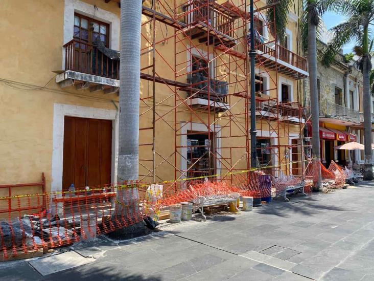Realizan trabajos de mantenimiento a fachada de la fototeca de Veracruz