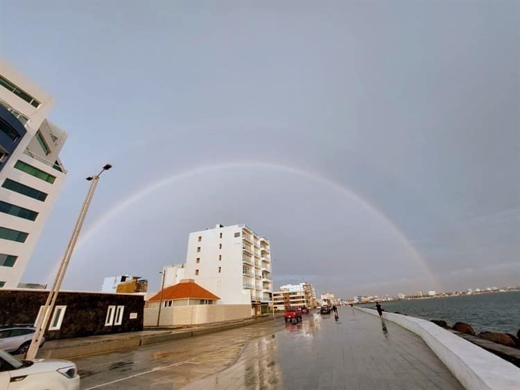 Espectacular arcoíris sorprende a Veracruz este jueves