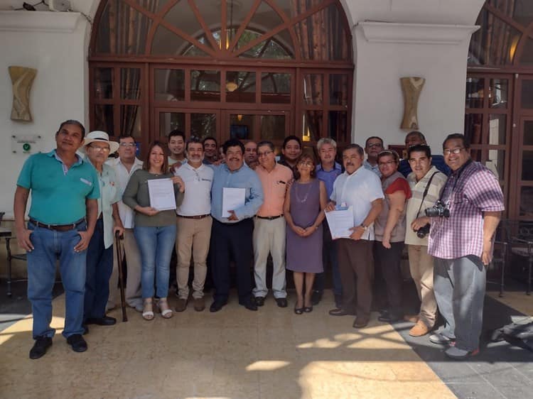 APV propone a Violeta Pacheco y Esaú Valencia al Premio Estatal de Periodismo CEAPP