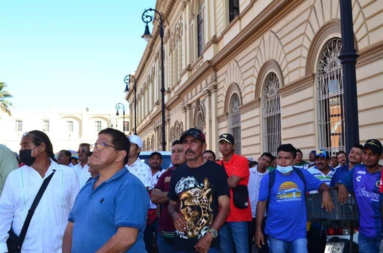 Entregan reconocimiento a trabajadores de la Limpia Pública en Veracruz