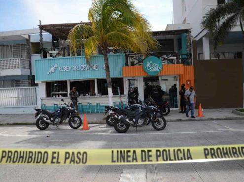 Video: Intensa movilización policiaca por asalto en Veracruz; hay 2 personas baleadas