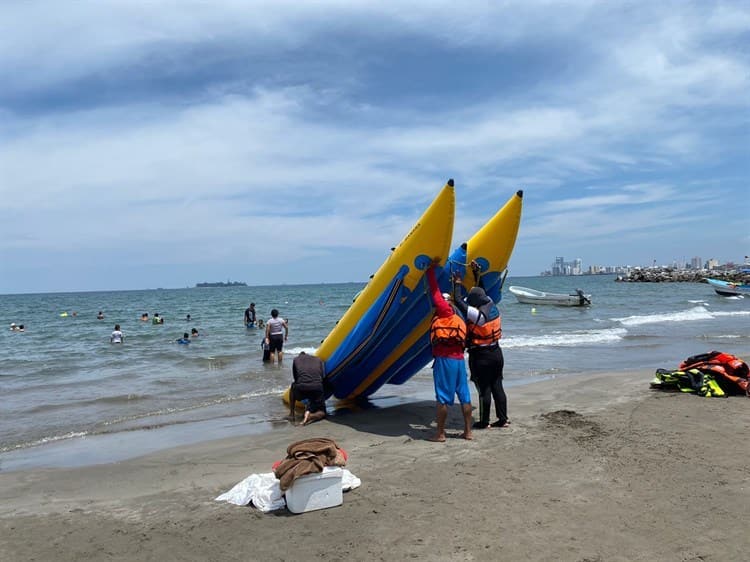 Turistas de El Salvador son los que más visitan las playas de Veracruz: restaurantero