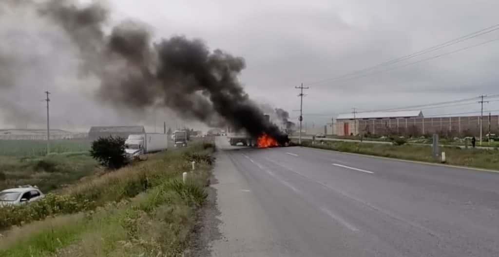 FGR inicia investigaciones sobre bloqueos y carros incendiados en Zacatecas