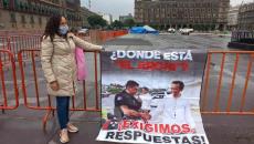 Mamá de “El Archi”, policía desaparecido en Veracruz, se manifiesta en CDMX