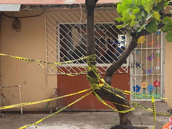 En Veracruz, alumnos regresan a clases sin luz y con los techos cayendo