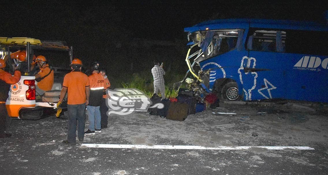 Autobús Choca Contra Tráiler En Libramiento De Dos Ríos Hay 3 Muertos Y 27 Heridos 6820