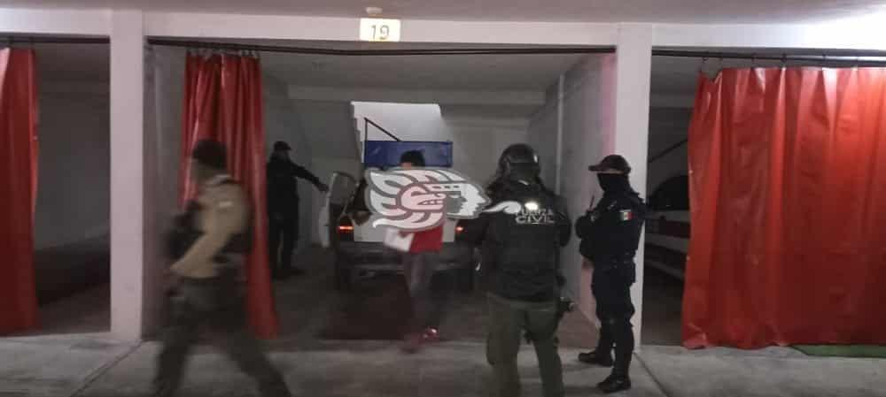 Rescatan a comerciante de Puebla en motel de Cosco; era víctima de secuestro virtual