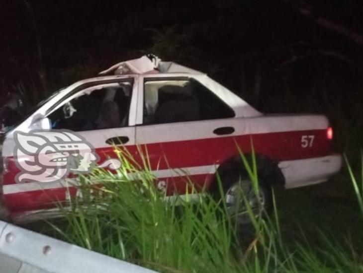 Taxista sufre mortal accidente en autopista  Las Choapas - Raudales
