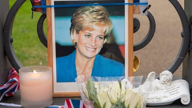 Londres recuerda a Diana de Gales a 25 años de su muerte