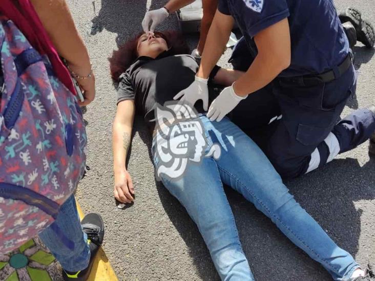Mujer es atropellada en pleno centro de Orizaba