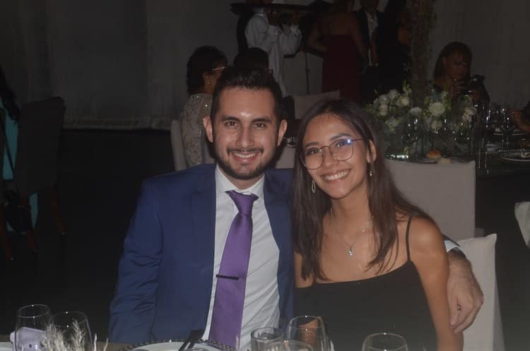 Jacqueline Pegueros Azamar y Santiago del Val Martín contraen sagrado matrimonio