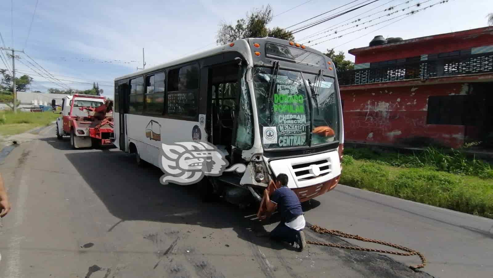 Choque De Autobús Deja 4 Heridos Y Daños Materiales En Córdoba 9992