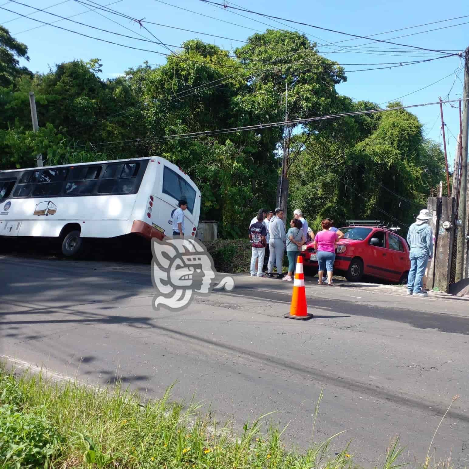 Choque De Autobús Deja 4 Heridos Y Daños Materiales En Córdoba 6304