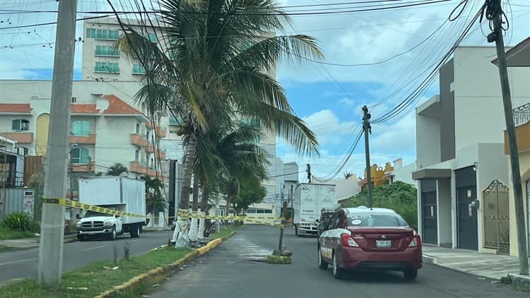 ¡En medio del carril! Vecinos alertan a conductores tras registro sin tapa