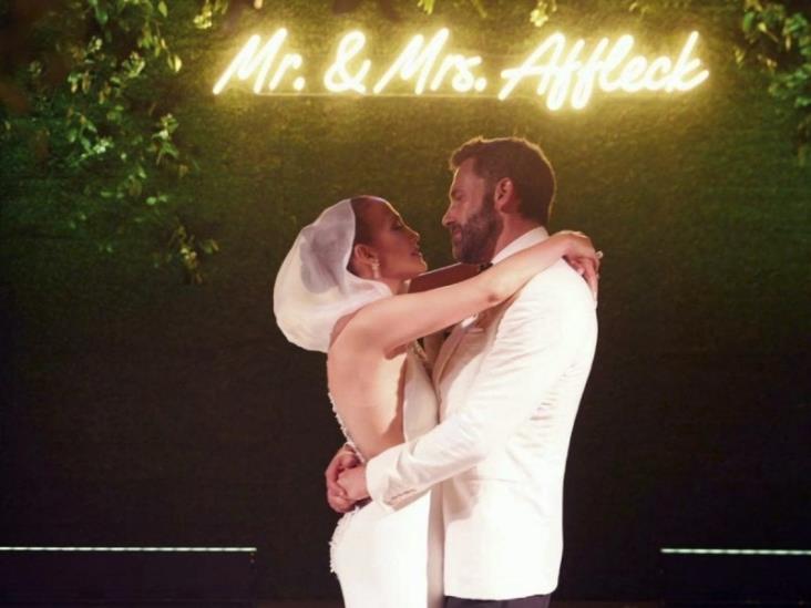 ¡JLo revela nuevas fotos de su boda con Ben Affleck!