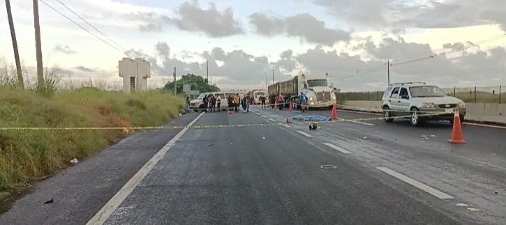 Mueren niña y papá atropellados por tráiler en la carretera Veracruz -  Cardel