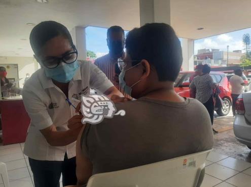 Anuncian vacunación para menores de edad con la dosis Abdalá en Veracruz