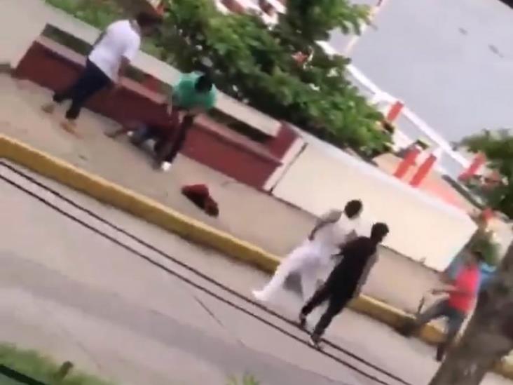 Se desata batalla campal en el Malecón viejo de Coatzacoalcos (+Video)