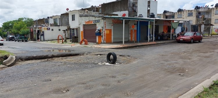 Crecen los baches tras lluvias en fraccionamientos al norte de la ciudad de Veracruz