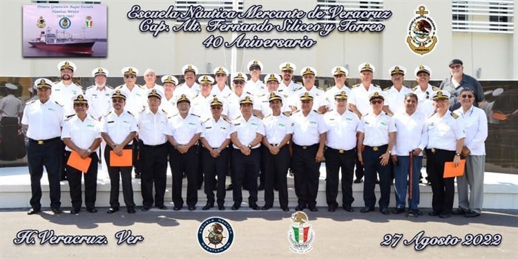 Celebran 40 años de la primera generación de cadetes del Buque “Náuticas” México