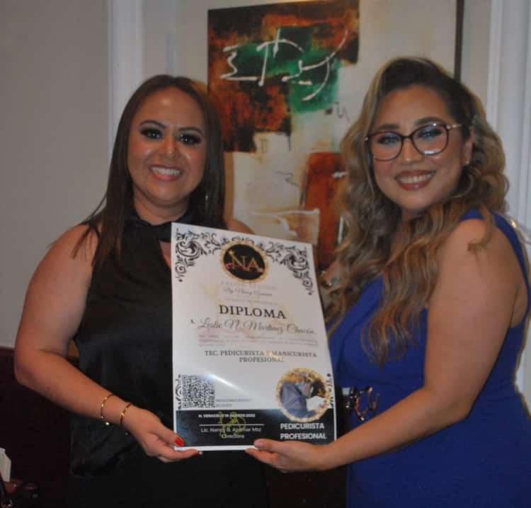 Alumnas de la academia de la maestra Nancy Azamar protagonizan graduación