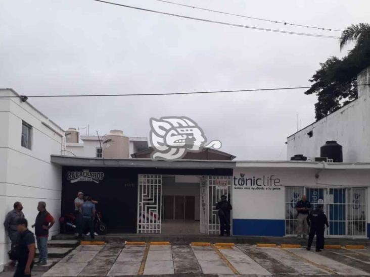 (+Video) A balazos, asesinan a sujeto dentro de barbería en Córdoba