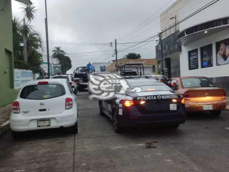 (+Video) A balazos, asesinan a sujeto dentro de barbería en Córdoba