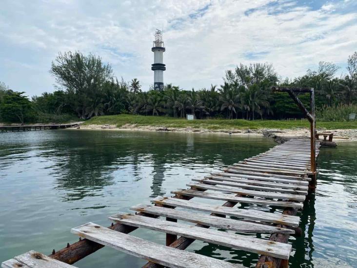 Obelisco en isla de sacrificios, construido en honor a franceses caídos en Veracruz