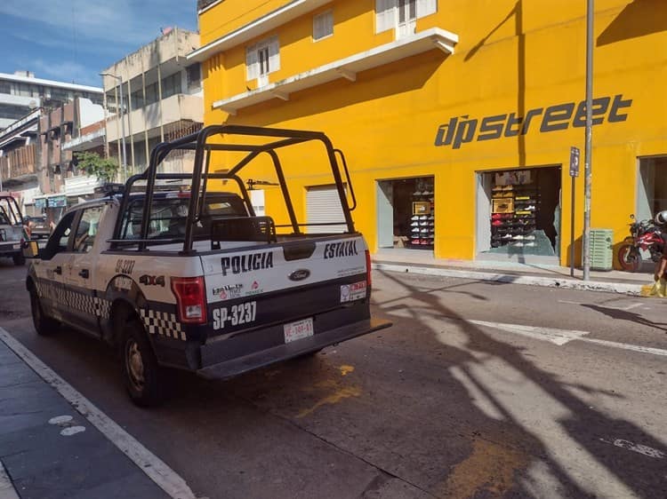 Saquean tienda deportiva en el centro de Veracruz