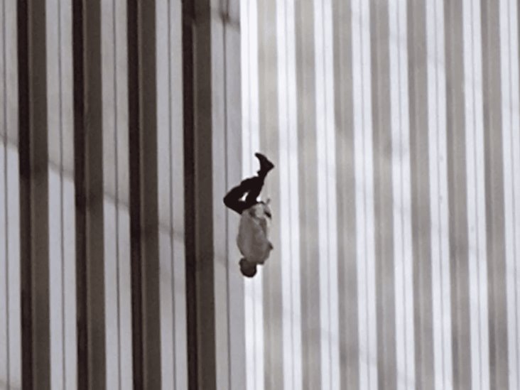 El hombre que cae, la foto más impactante del 9/11