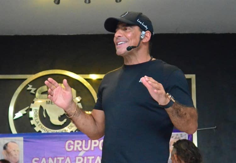 Marcelo Yaguna, estrella de TV comparte su testimonio de adicción en Veracruz en AA