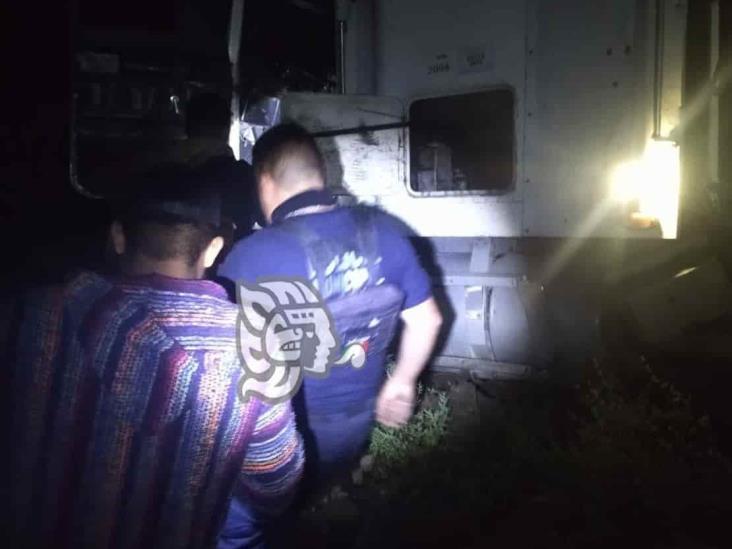 Muere operador de tráiler en la Orizaba-Tehuacán; intentó saltar para salvarse