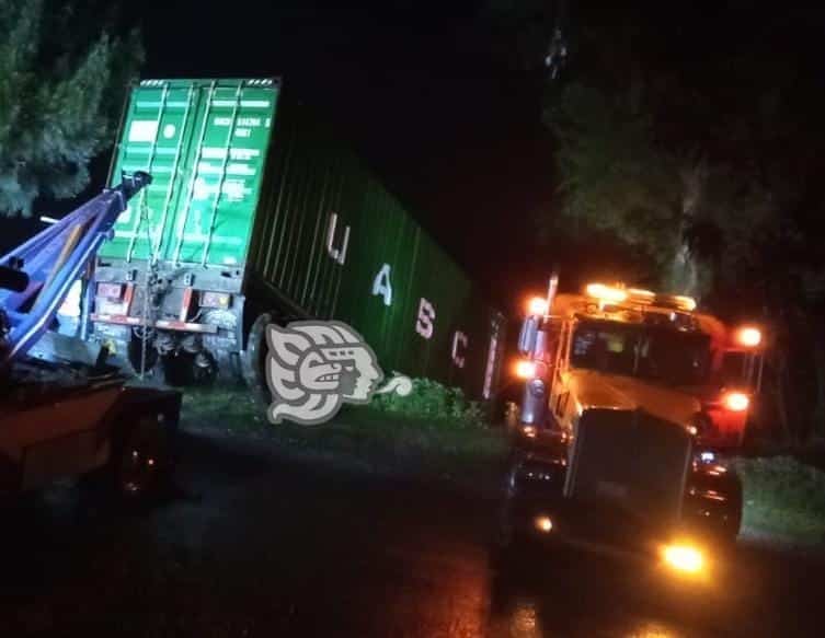 Muere Operador De Tráiler En La Orizaba Tehuacán Intentó Saltar Para