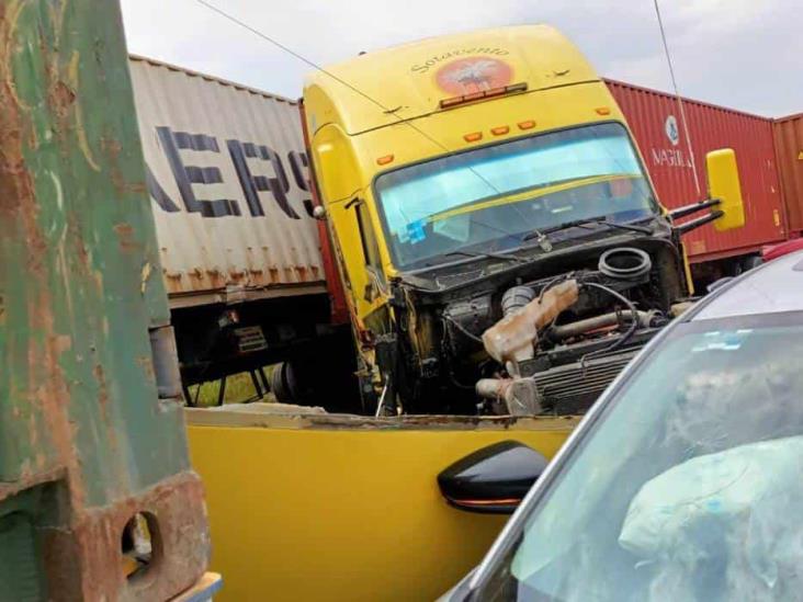 Fatal accidente en la Autopista Siglo 21; 6 muertos y 5 lesionados