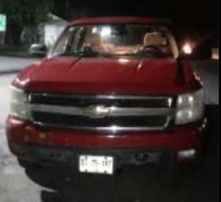 Detiene SSP a tres personas y asegura cinco vehículos en Alvarado y Veracruz