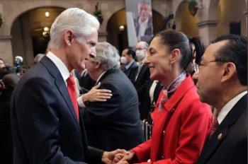 Del Mazo lanza “piropos políticos” a Sheinbaum durante Quinto Informe (+Video)