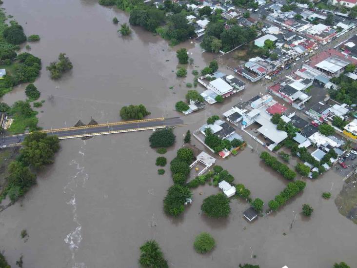 871 casas inundadas y 146 comunidades incomunicadas por lluvias en Veracruz